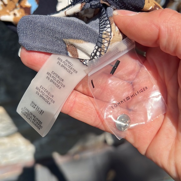 NWOT Tommy Hilfiger Floral Top - Picture 7 of 7